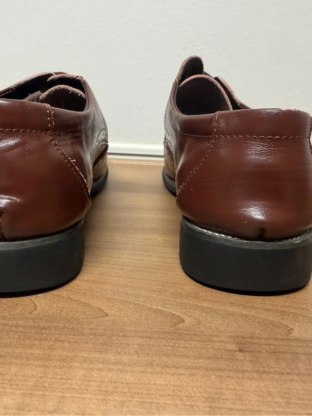 Men's Brown Leather Wingtip Dress Shoes Size 11 (EU 44) Oxfords